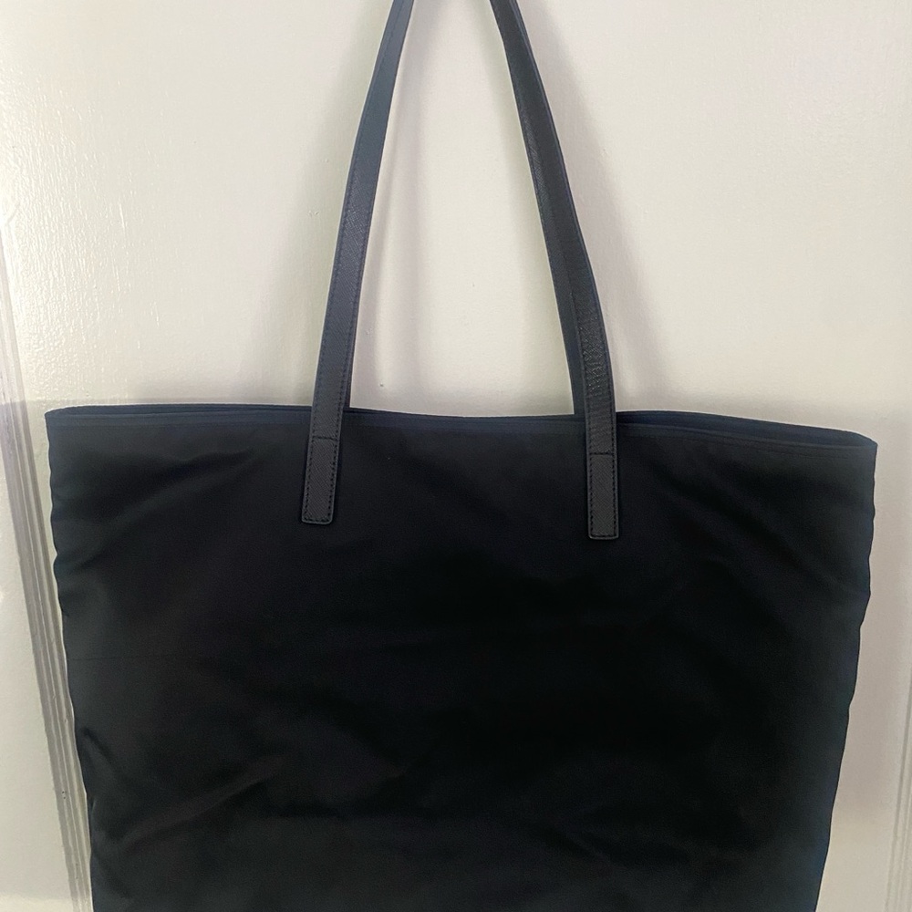 Prada Saffiano-Trimmed Parrot Tote - Picture 4 of 8